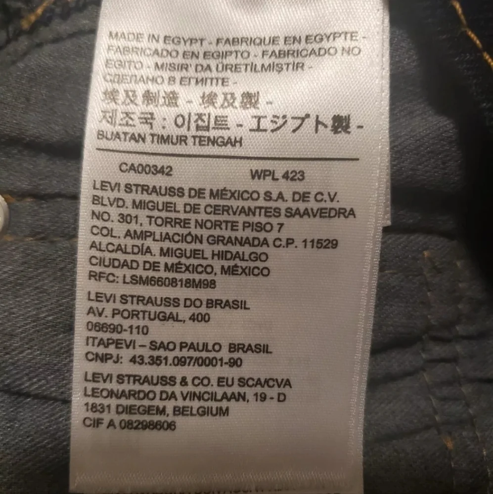 Levis Shorts 38 Waist Blue